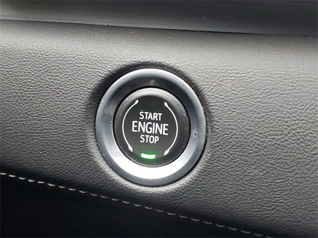 Used 2023 Cadillac Escalade Premium Luxury image 24