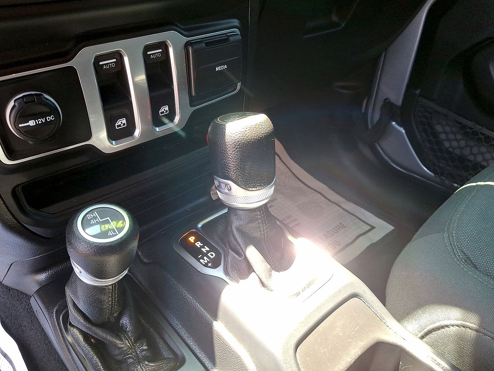 Used 2018 Jeep Wrangler Sport AWD/4WD image 12