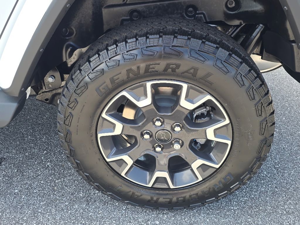 New 2025 Jeep Wrangler Sahara image 7