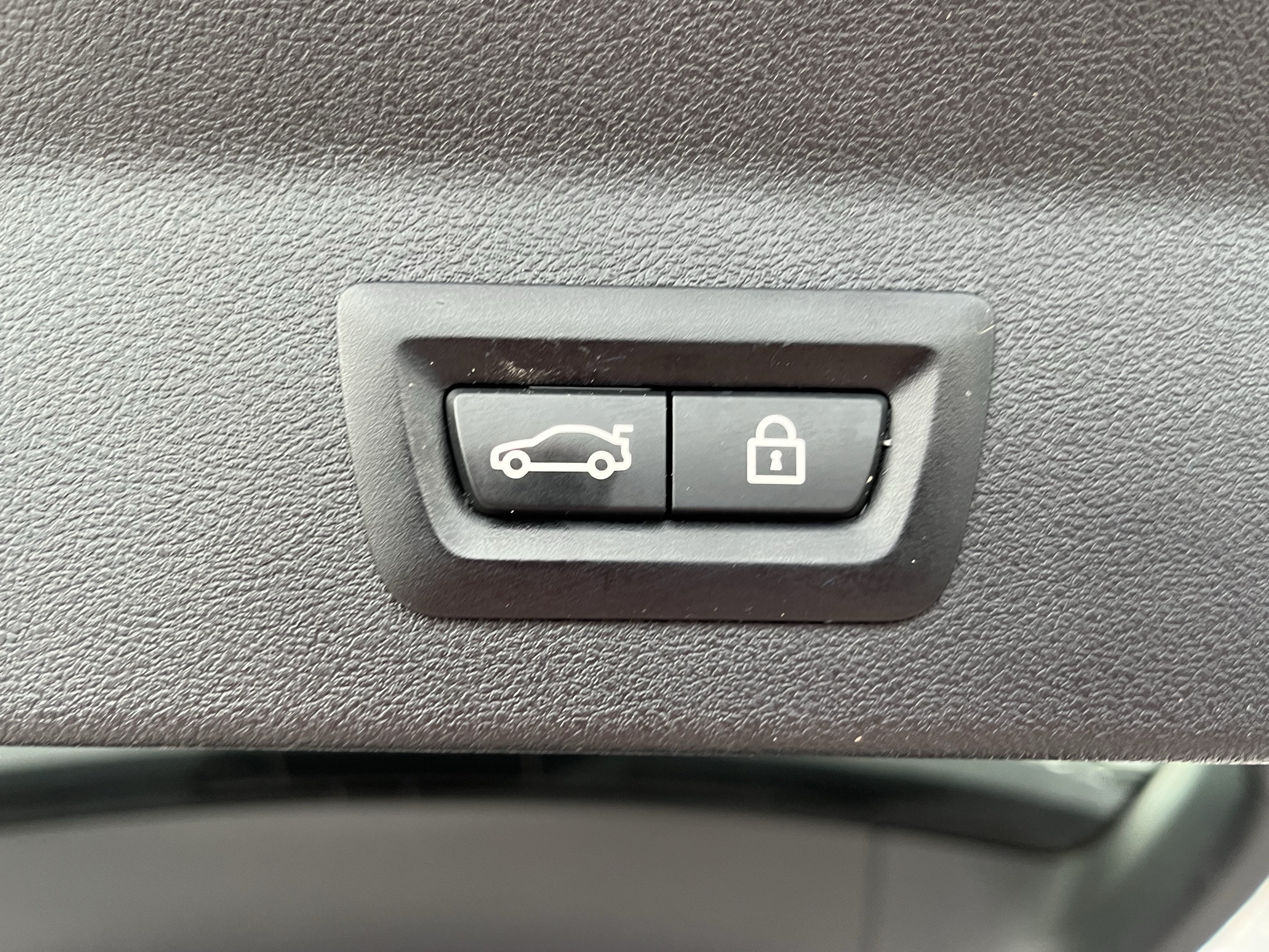 Used 2018 BMW X3 xDrive30i AWD/4WD image 16