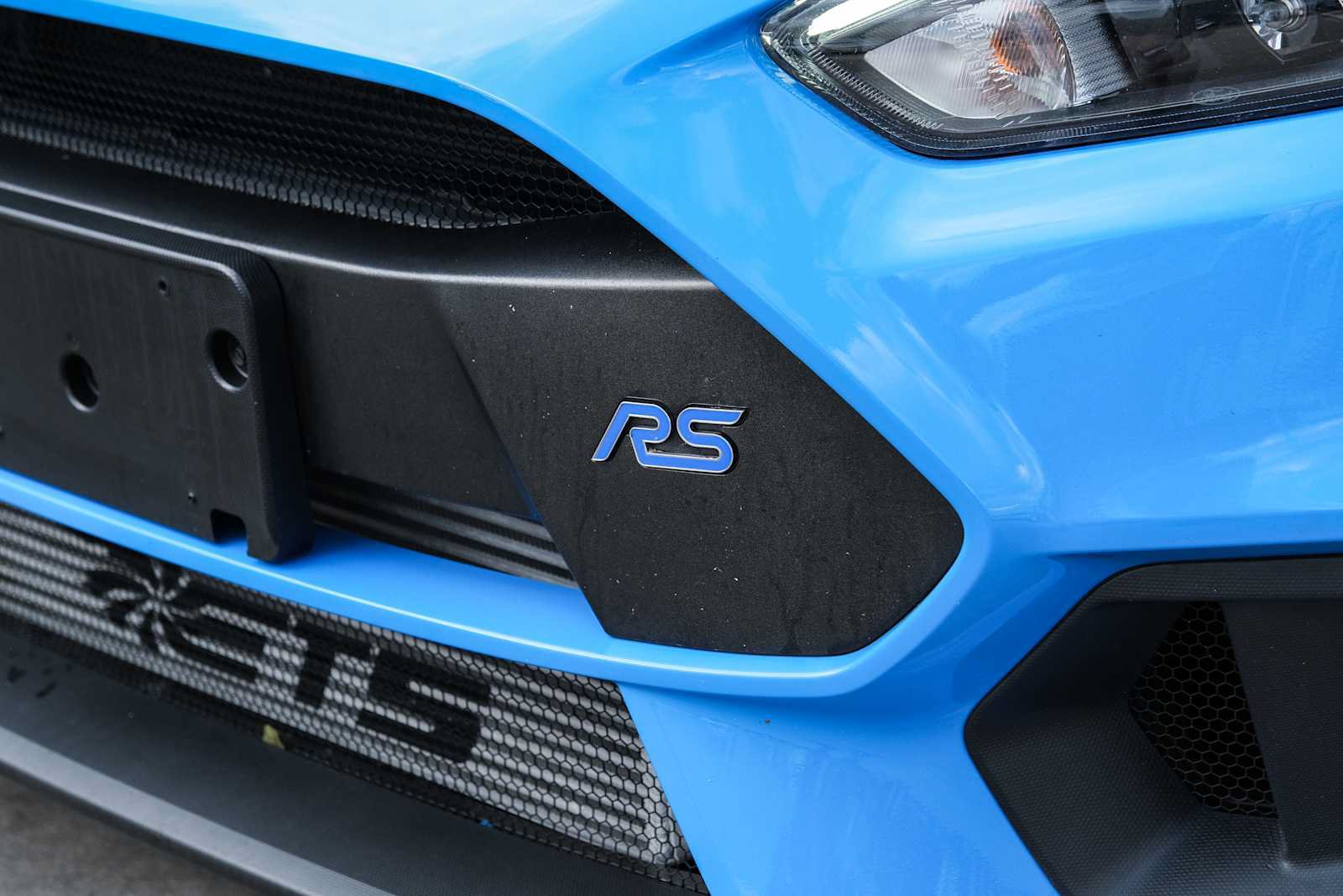 Used 2017 Ford Focus RS AWD/4WD image 3
