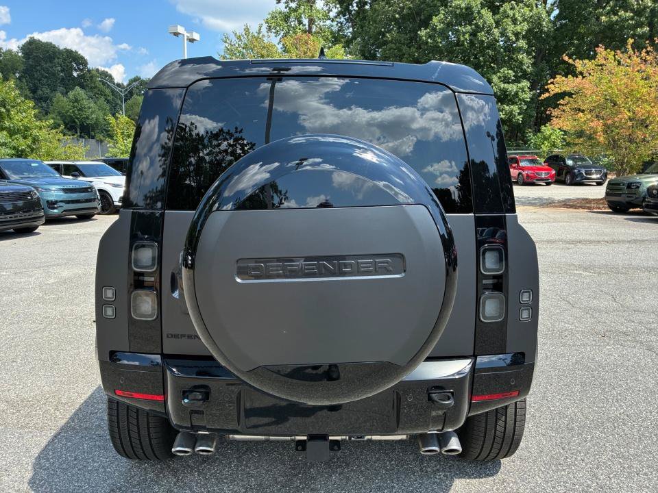 New 2026 Land Rover Defender 110 X-Dynamic SE AWD/4WD image 14