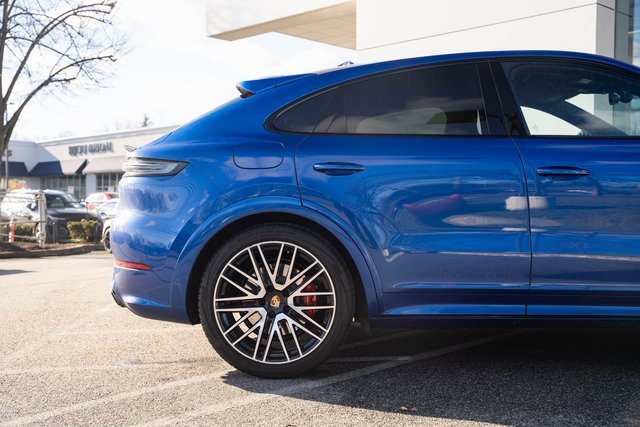 Used 2025 Porsche Cayenne GTS image 9