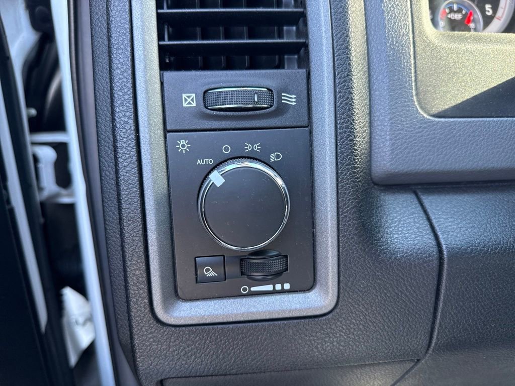 Used 2014 RAM 2500 Tradesman w/ Chrome Appearance Group image 26