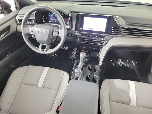 Used 2026 Toyota Camry Hybrid FWD image 15
