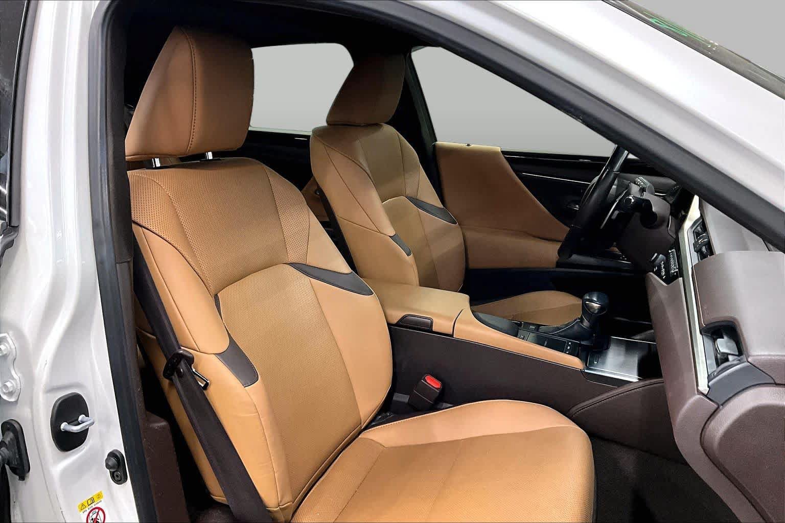 Used 2019 Lexus ES 300h w/ Premium Package FWD image 8