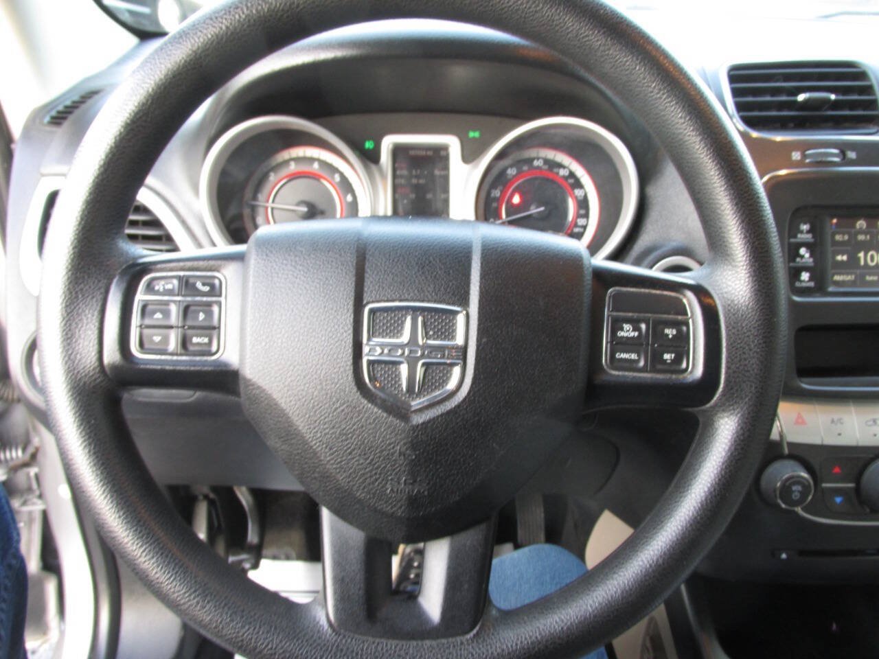 Used 2015 Dodge Journey SXT w/ Flexible Seating Group FWD image 41