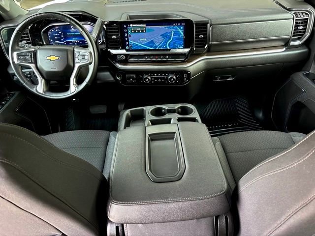 Used 2025 Chevrolet Silverado 2500 LT w/ Convenience Package image 28