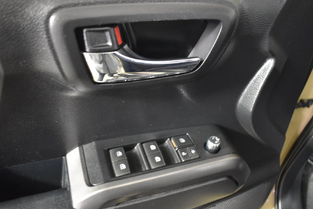 Used 2017 Toyota Tacoma TRD Sport w/ Tow Package (A/T) AWD/4WD image 8