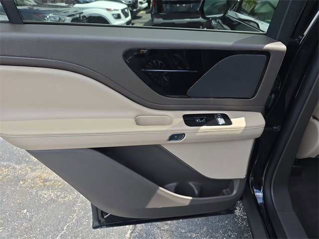 Used 2024 Lincoln Aviator Premiere w/ Premium Package image 10