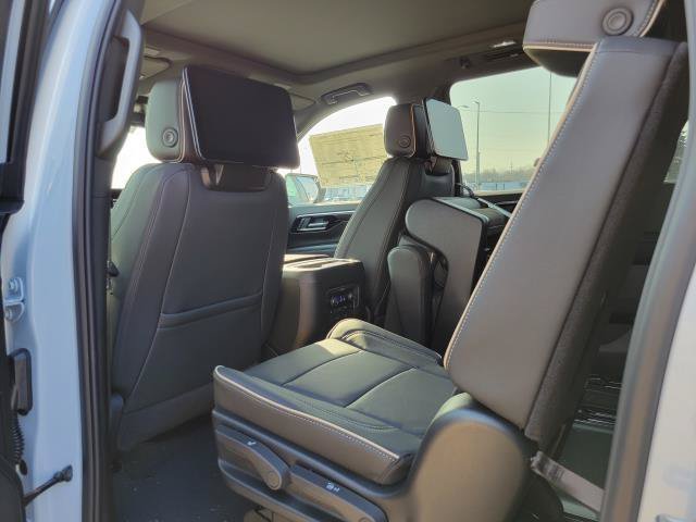 New 2026 Chevrolet Suburban Premier AWD/4WD image 23