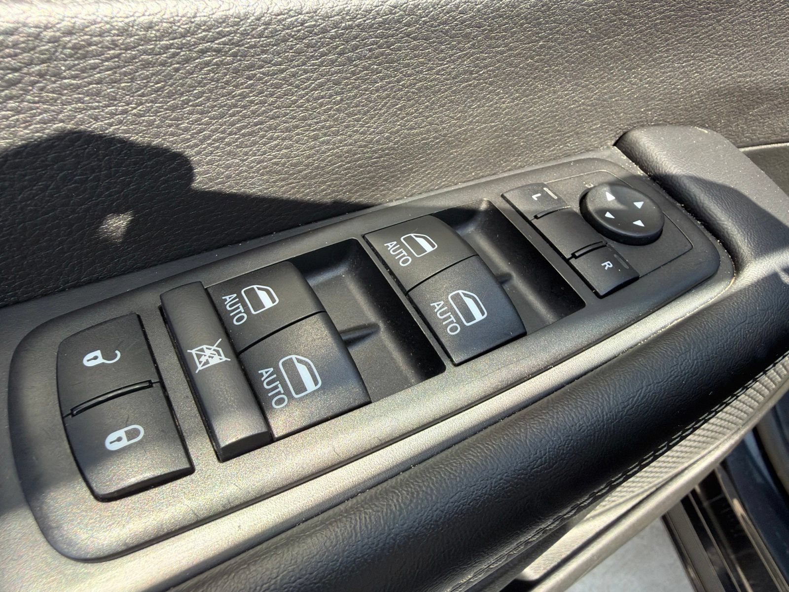 Used 2025 Chrysler Pacifica Select FWD image 20