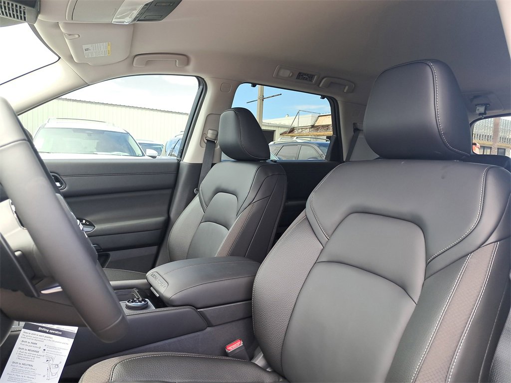 New 2025 Nissan Pathfinder SL image 9