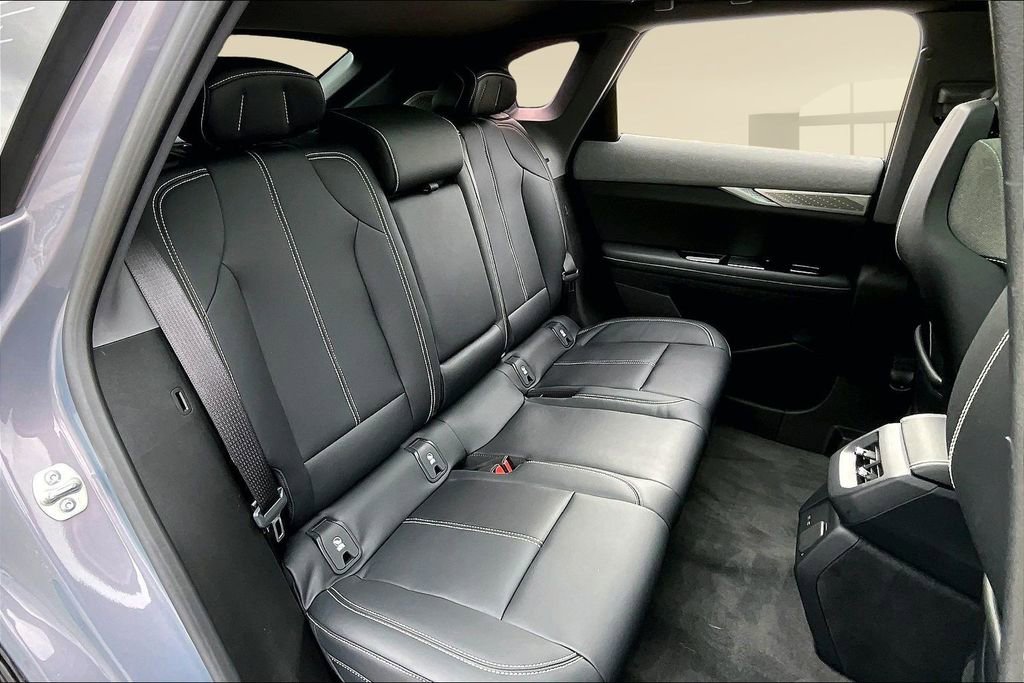 Used 2025 Cadillac Optiq Luxury 1 image 29