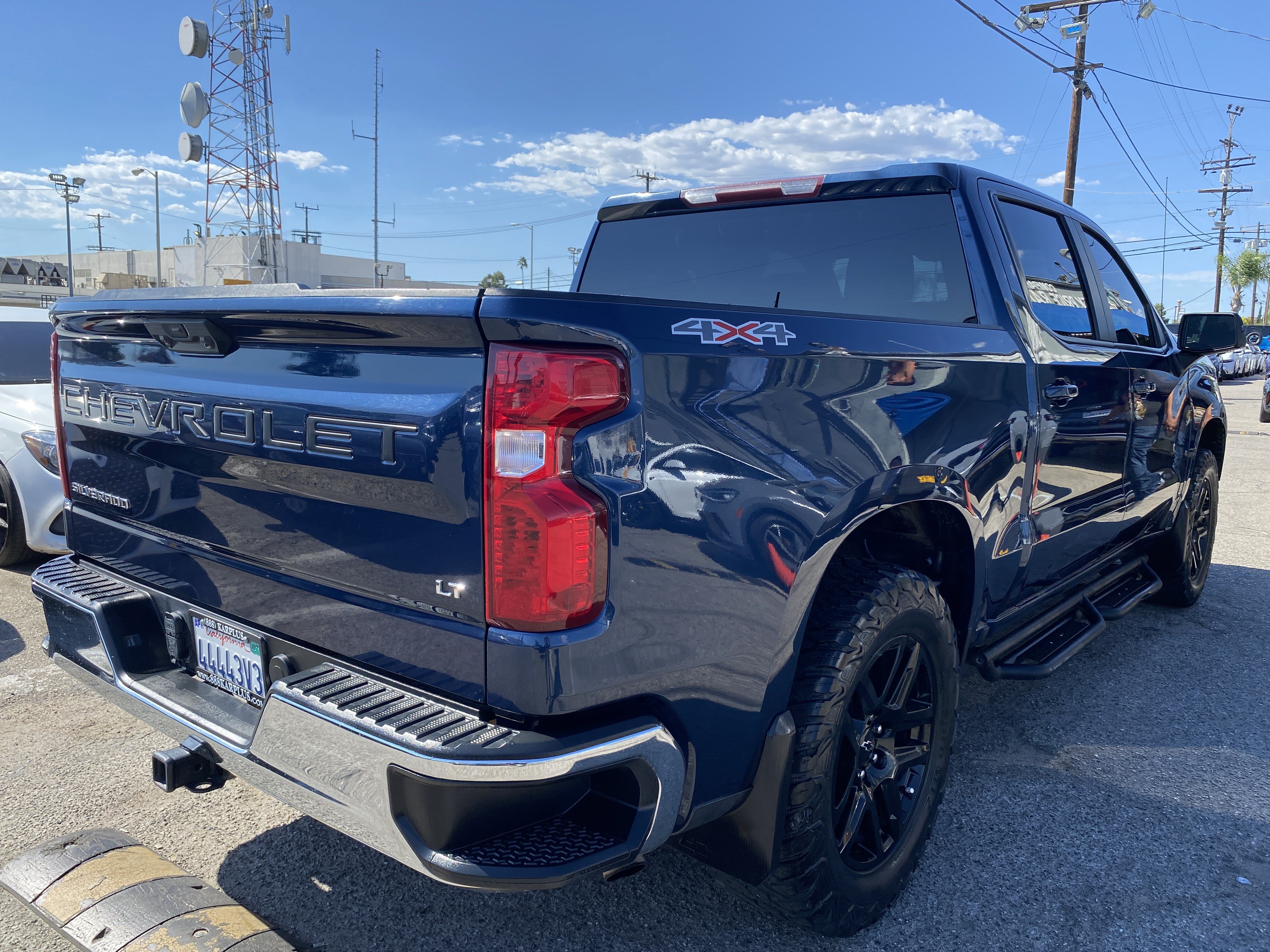 Used 2023 Chevrolet Silverado 1500 LT AWD/4WD image 11
