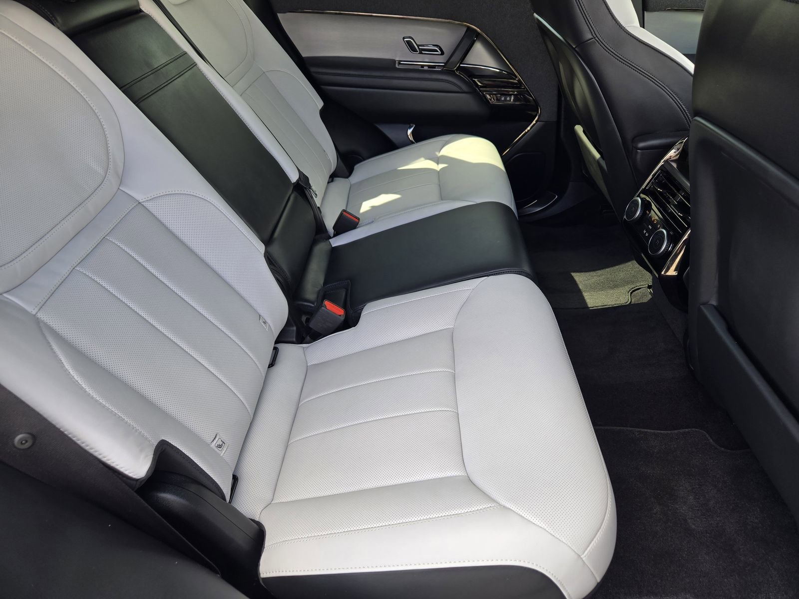 Used 2025 Land Rover Range Rover Sport Dynamic SE image 28