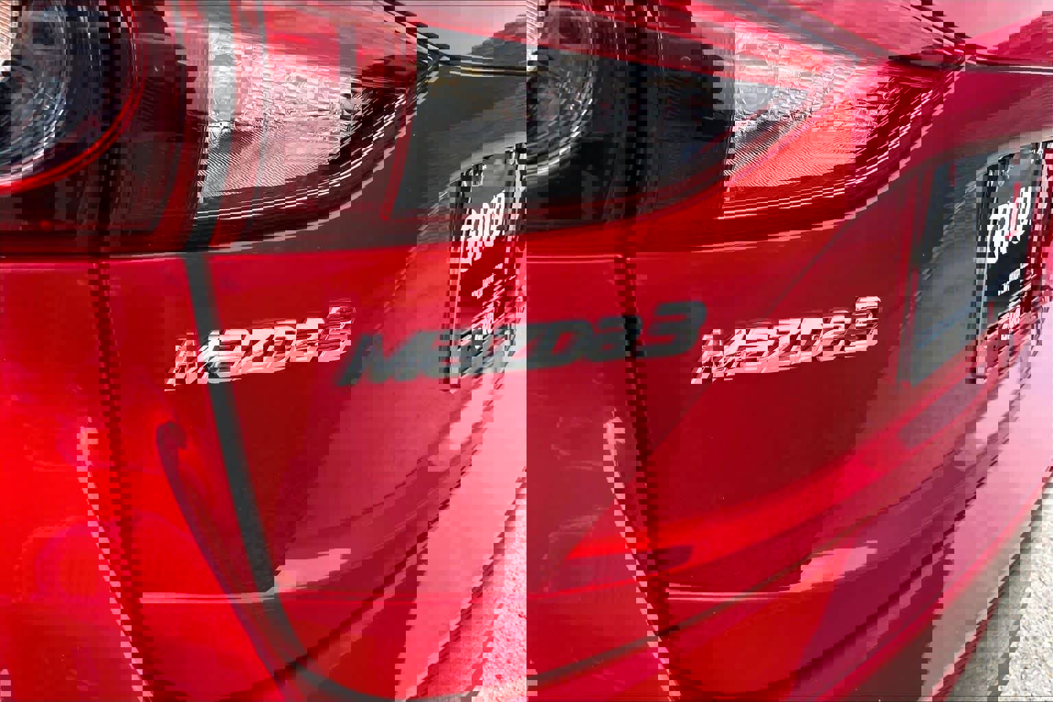 Used 2018 MAZDA MAZDA3 Grand Touring w/ Premium Equipment Package FWD image 31