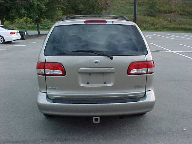 Used 2002 Toyota Sienna LE w/ Symphony Pkg FWD image 6