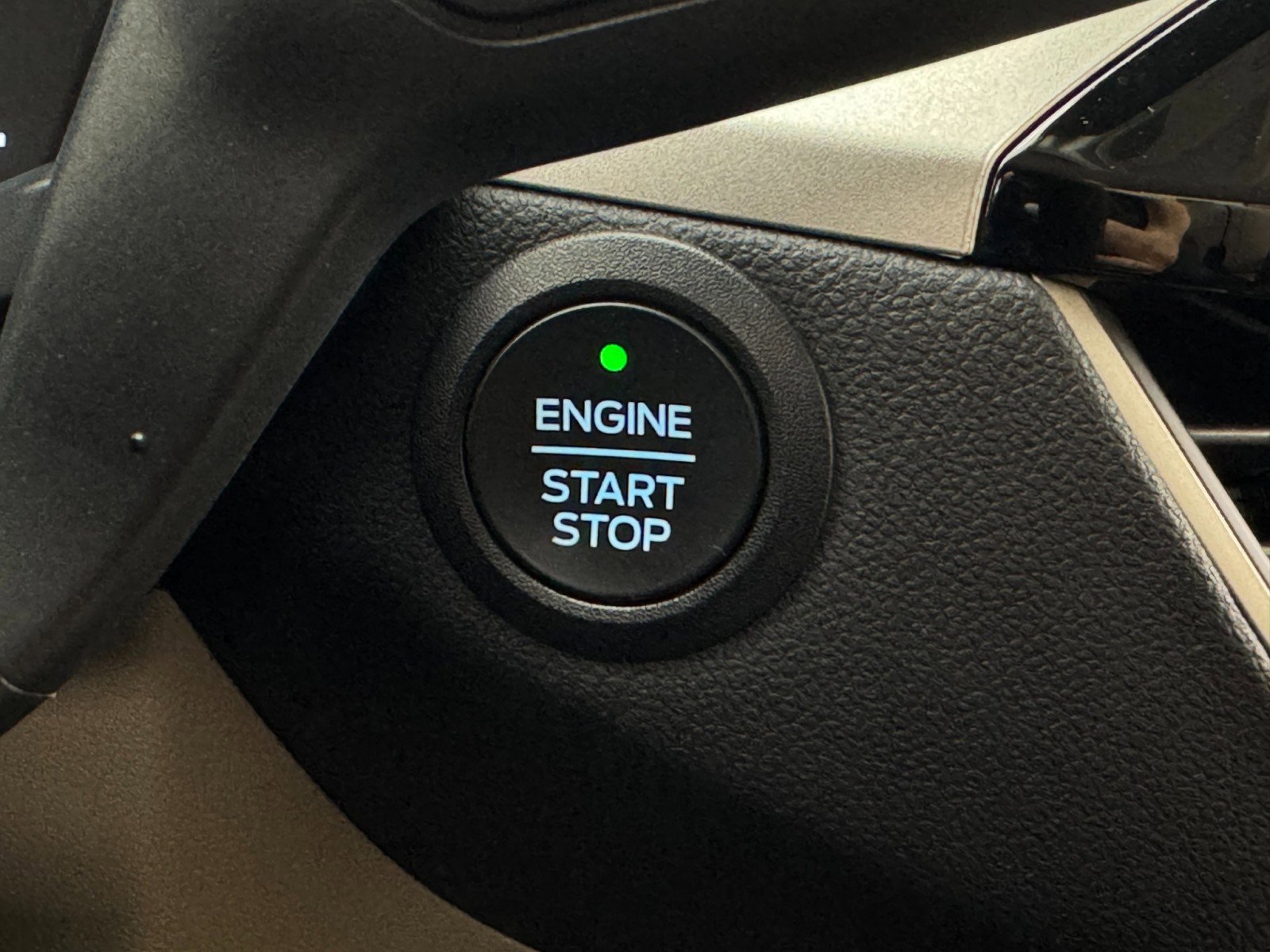 Used 2022 Ford Escape SE w/ Cold Weather Package image 21