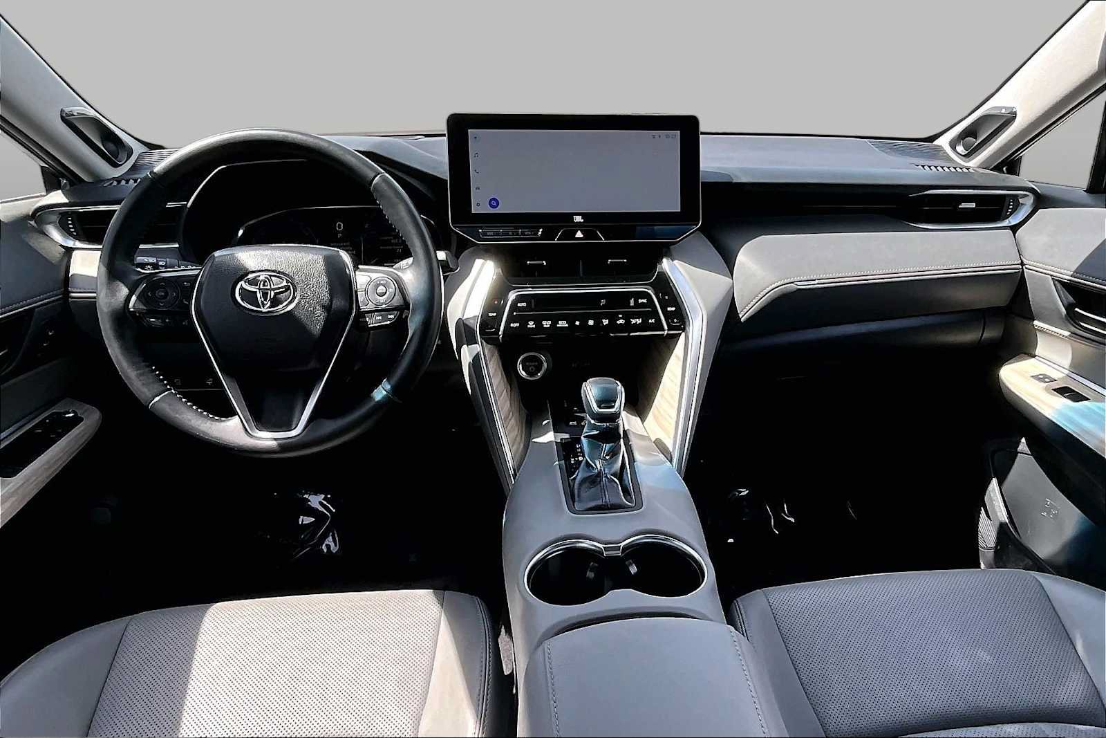 Used 2024 Toyota Venza Limited AWD/4WD image 16