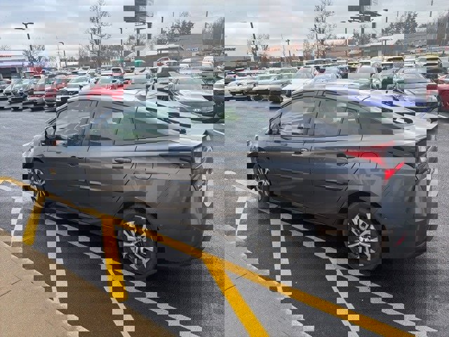 Used 2019 Toyota Prius XLE image 15