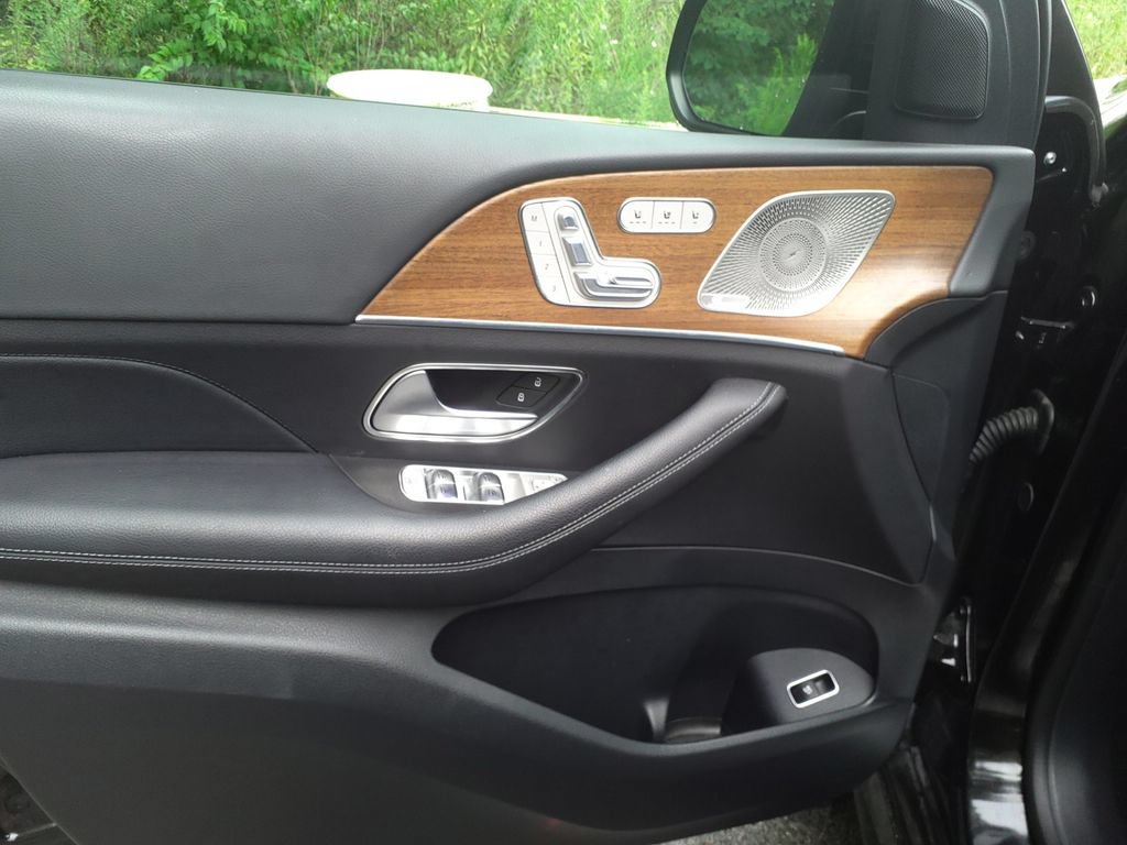 Certified 2025 Mercedes-Benz GLE 450 4MATIC w/ AMG Line Exterior image 19
