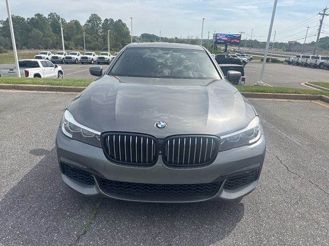 Used 2017 BMW 740i image 2