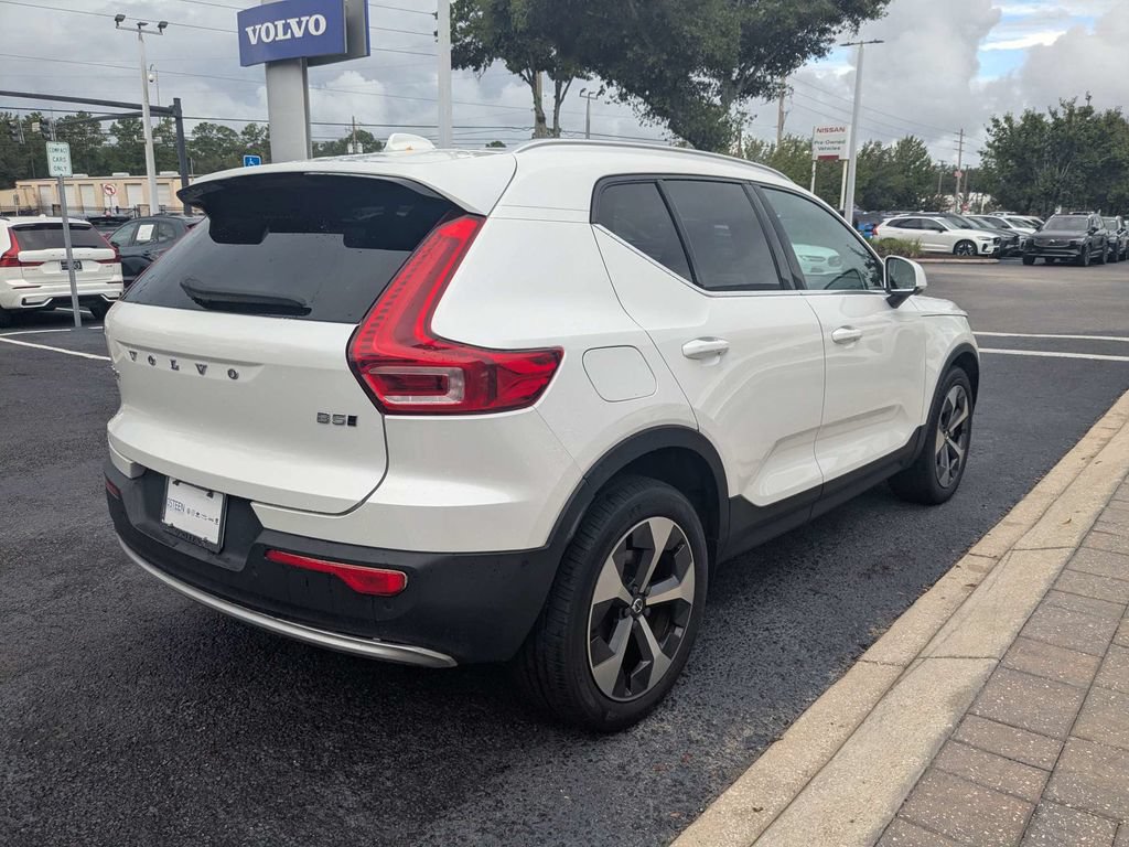 Certified 2023 Volvo XC40 B5 Plus w/ Protection Package Premier AWD/4WD image 6