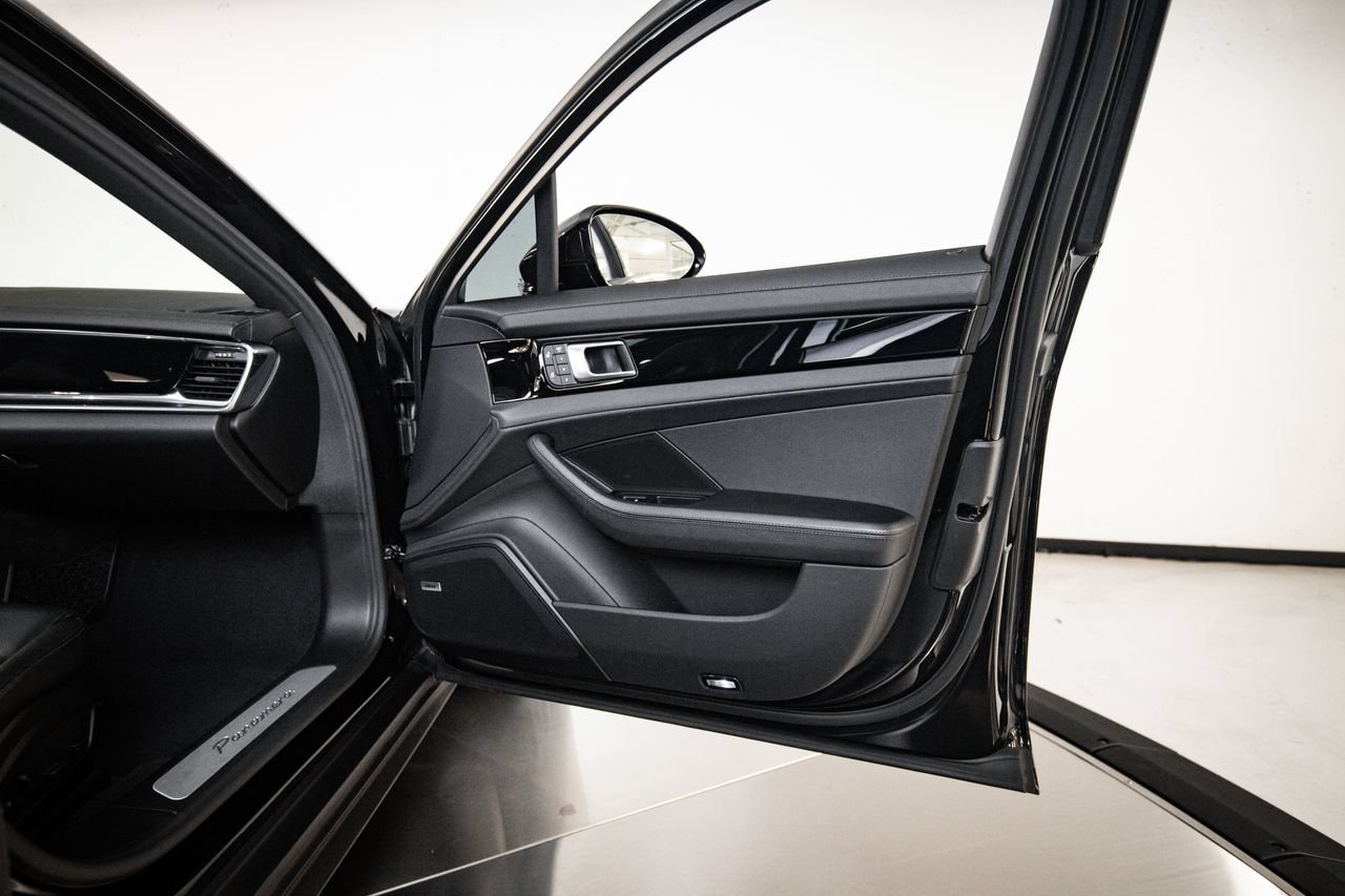 Certified 2023 Porsche Panamera image 27