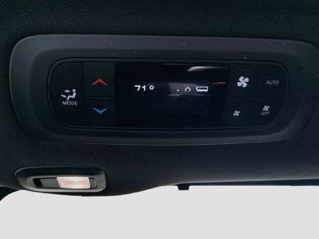 Used 2020 Chrysler Pacifica Limited FWD image 28