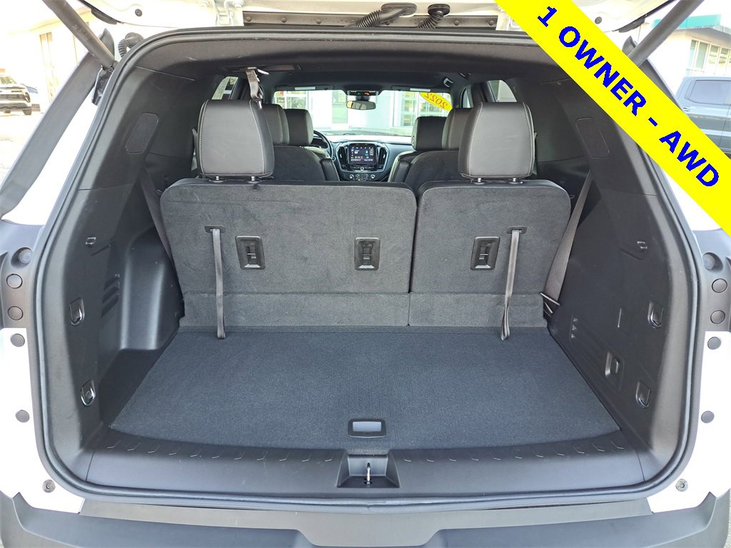 Used 2022 Chevrolet Traverse LT image 25