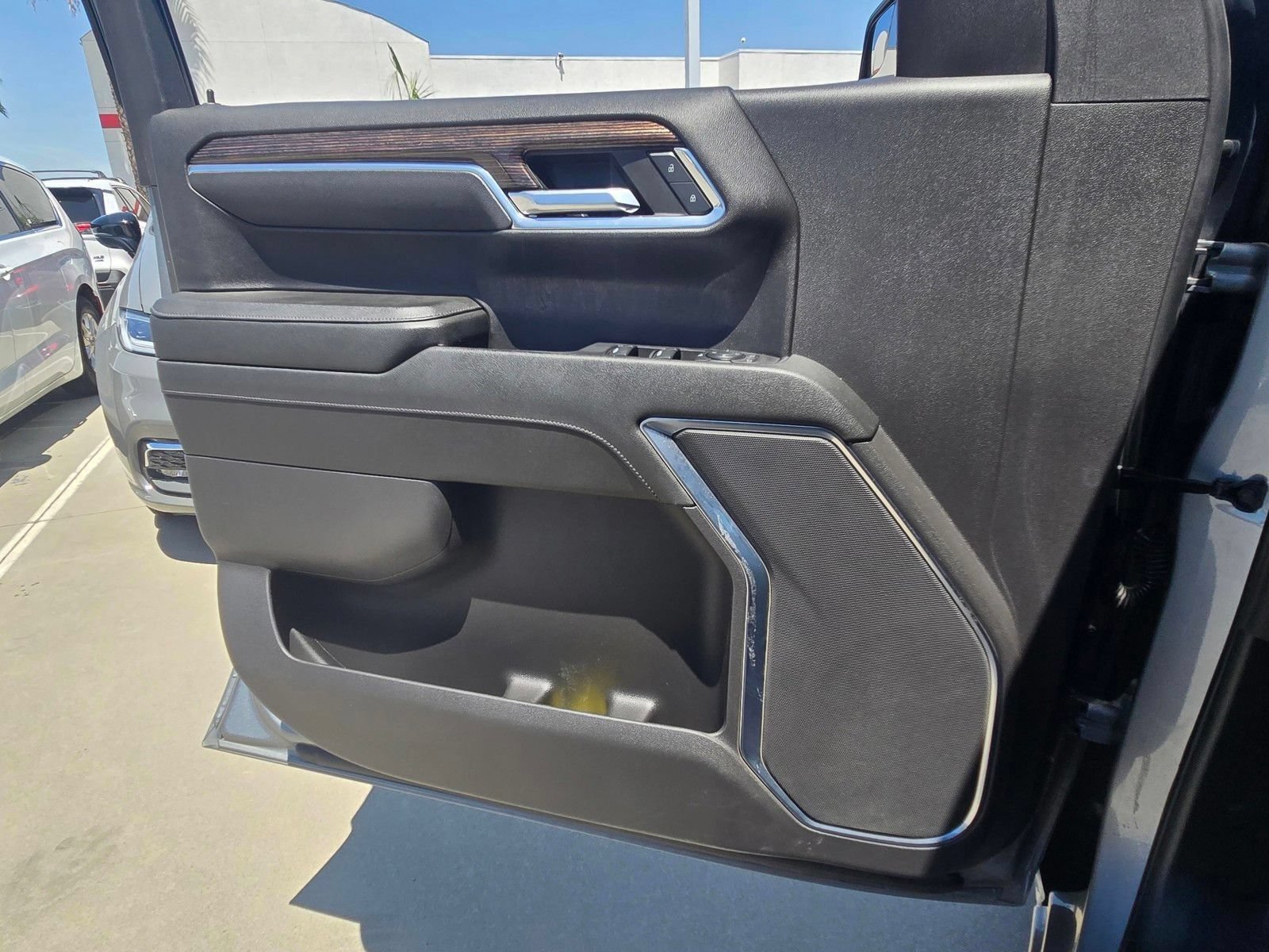 Used 2023 GMC Sierra 1500 Elevation w/ X31 Off-Road Package AWD/4WD image 15