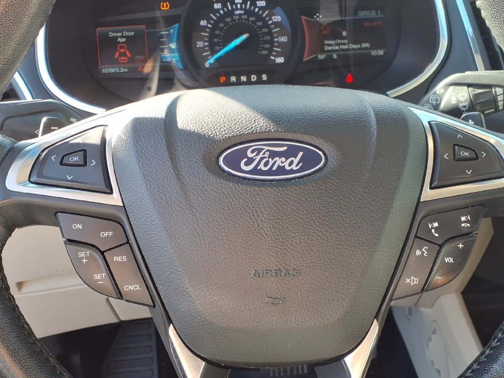 Used 2018 Ford Edge Titanium w/ Technology Package FWD image 19