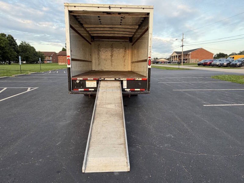 Used 2018 GMC Savana 3500 Extended w/ Driver Convenience Package RWD image 11