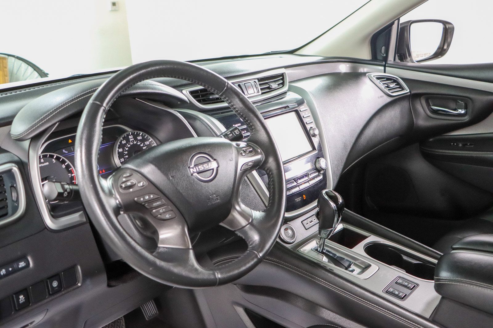 Used 2023 Nissan Murano SV w/ SV Midnight Edition Package FWD image 22