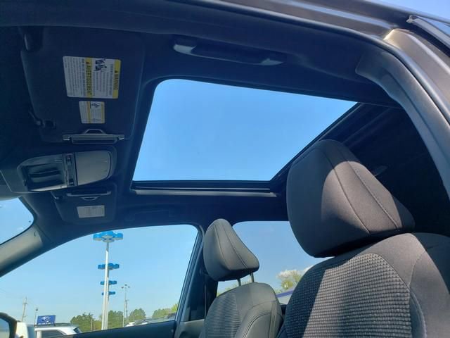 Certified 2025 Subaru Forester Premium AWD/4WD image 16