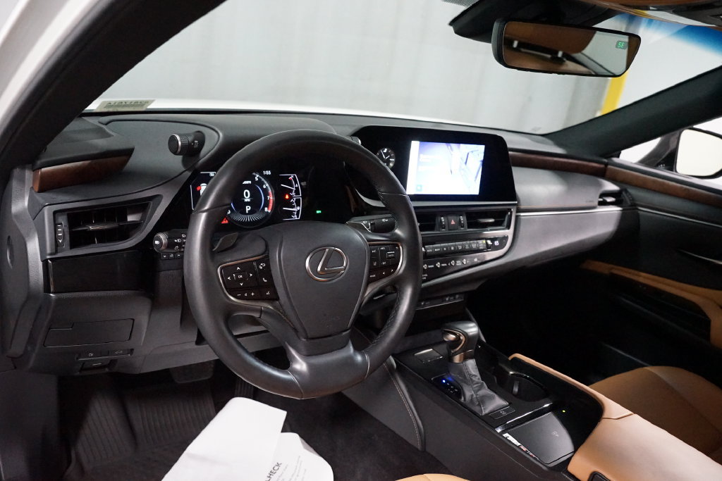 Used 2024 Lexus ES 350 w/ Premium Package FWD image 11