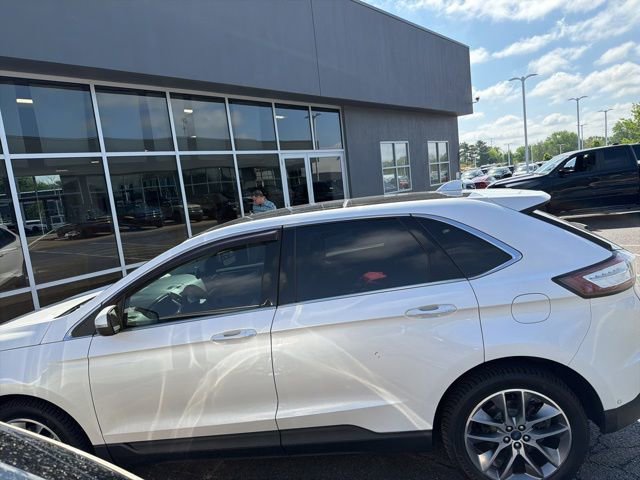 Used 2018 Ford Edge Titanium w/ Equipment Group 302A AWD/4WD image 8