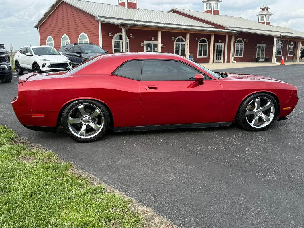 Used 2010 Dodge Challenger R/T image 4