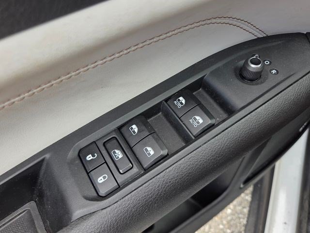 Used 2023 Jeep Compass Limited AWD/4WD image 29
