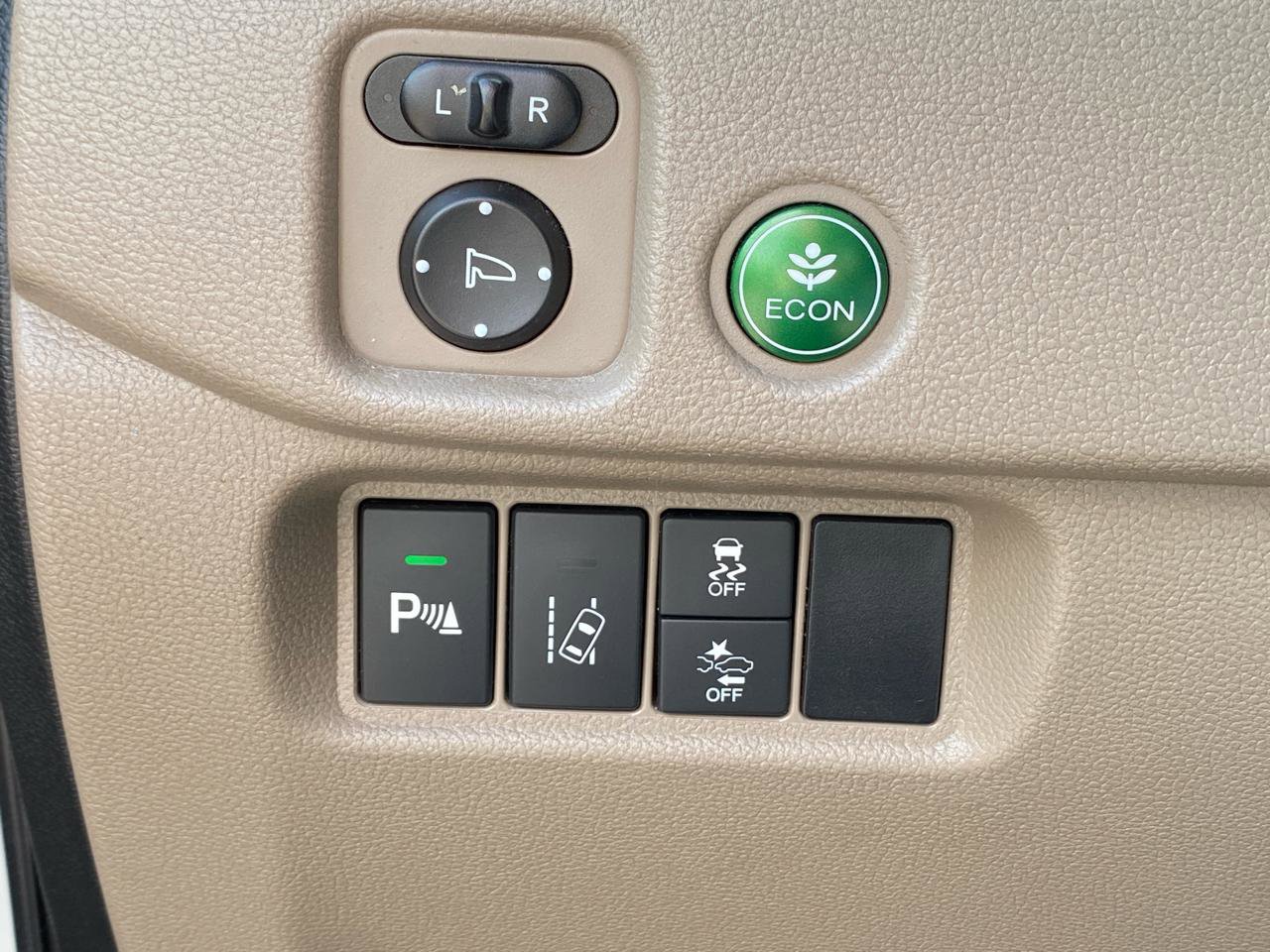 Used 2016 Honda Pilot Touring image 13