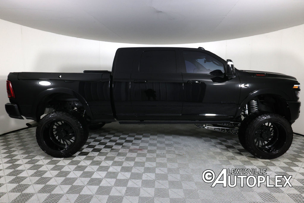 Used 2025 RAM 2500 Limited AWD/4WD image 4