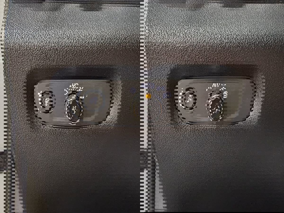 Used 2018 Chevrolet Traverse LS FWD image 42