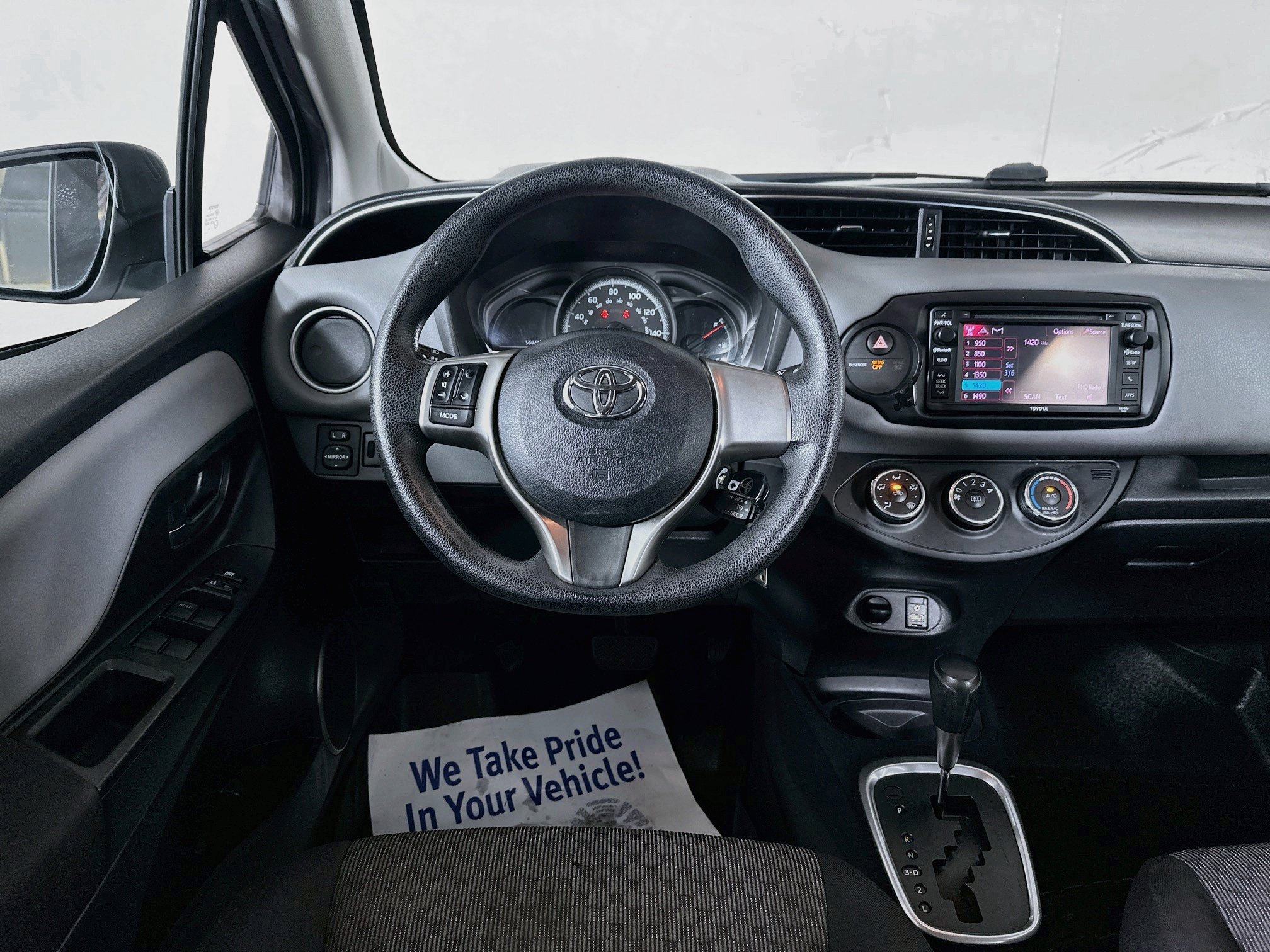 Used 2015 Toyota Yaris LE FWD image 19