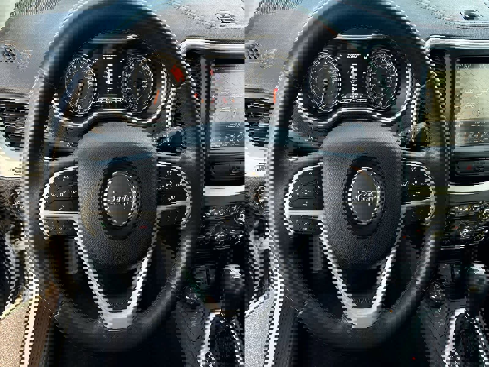 Used 2016 Jeep Cherokee Trailhawk w/ Comfort/Convenience Group image 27