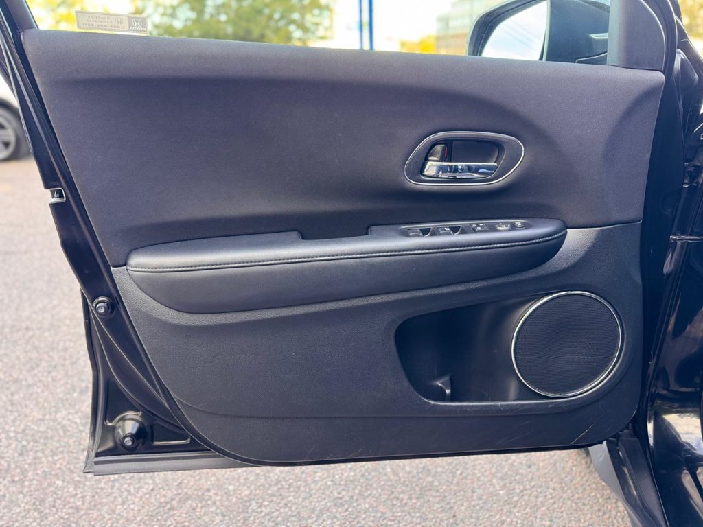 Used 2018 Honda HR-V EX image 12