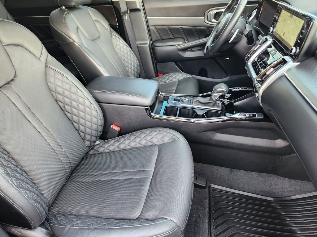 Used 2023 Kia Sorento SX AWD/4WD image 14