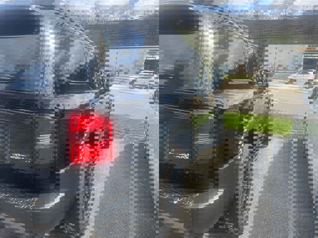 Used 2024 Toyota Land Cruiser image 4