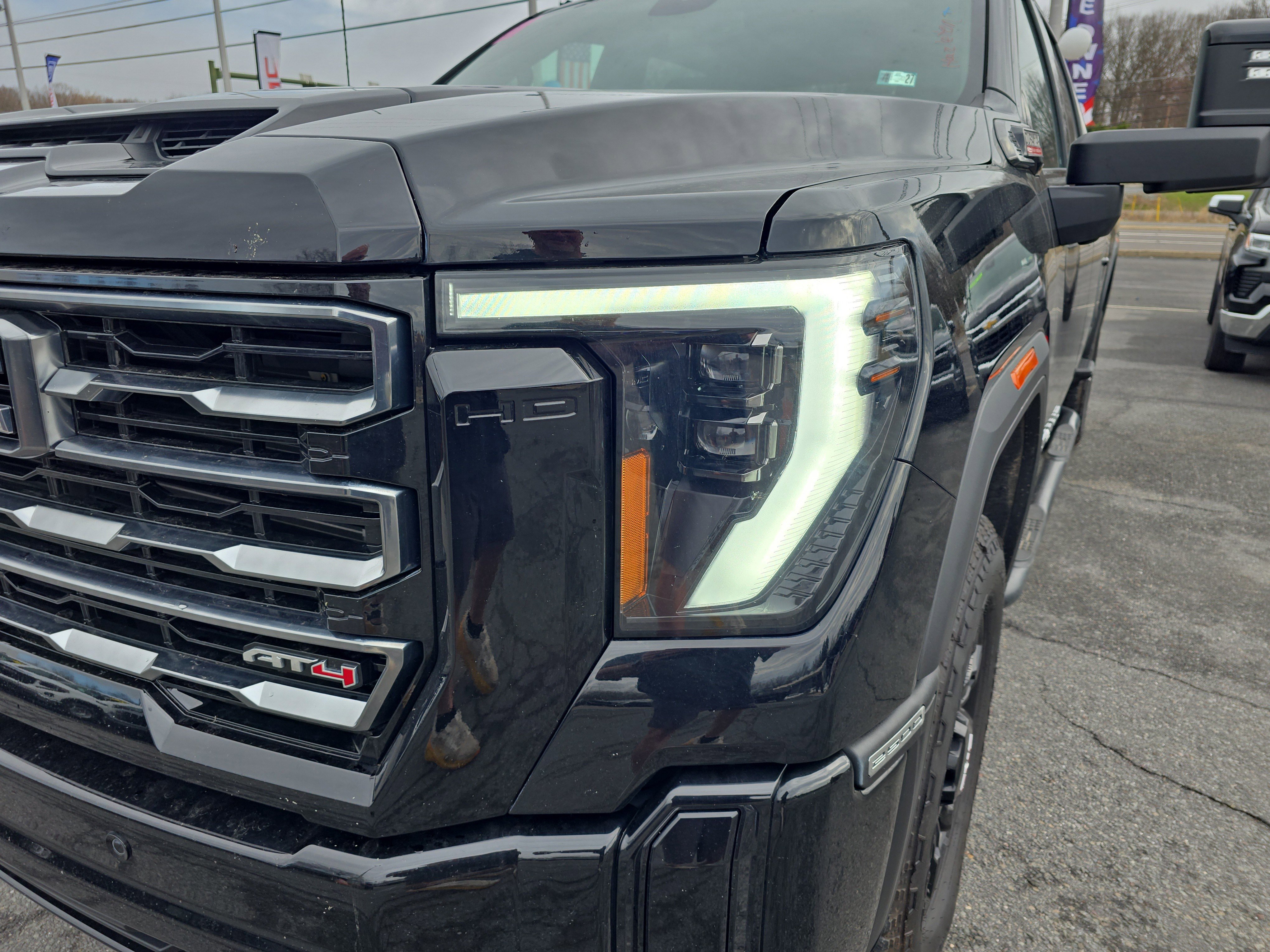 Used 2025 GMC Sierra 2500 AT4 AWD/4WD image 10