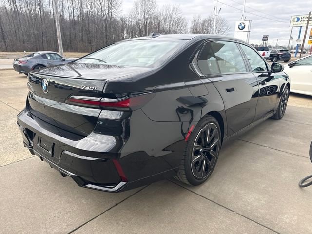 Used 2024 BMW 740i xDrive 740i xDrive image 5